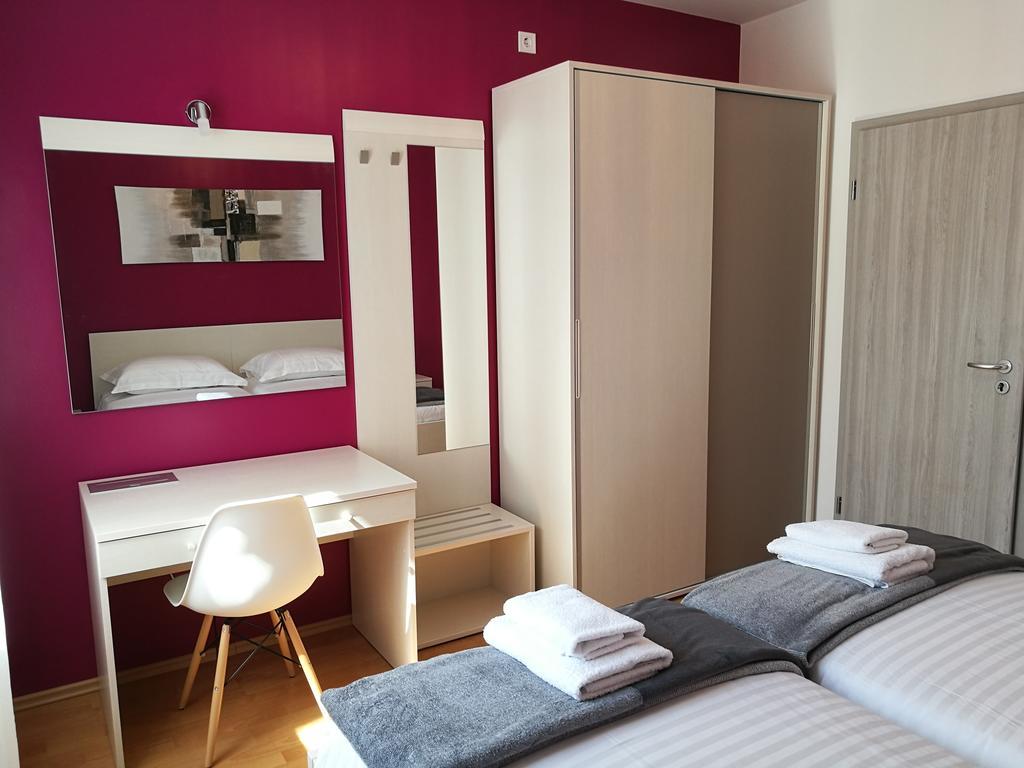 Apartments Benika ボル エクステリア 写真