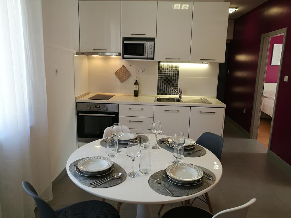 Apartments Benika ボル エクステリア 写真
